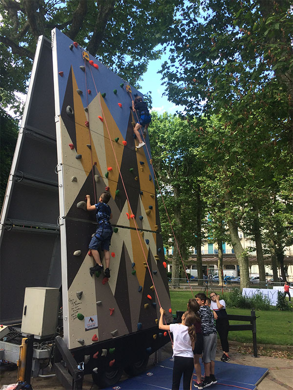 mur-escalade-mobile-allier